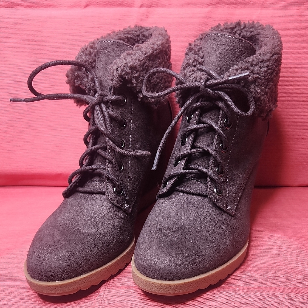 Dana Buchman Dark Brown and Tan Lace Up Boots